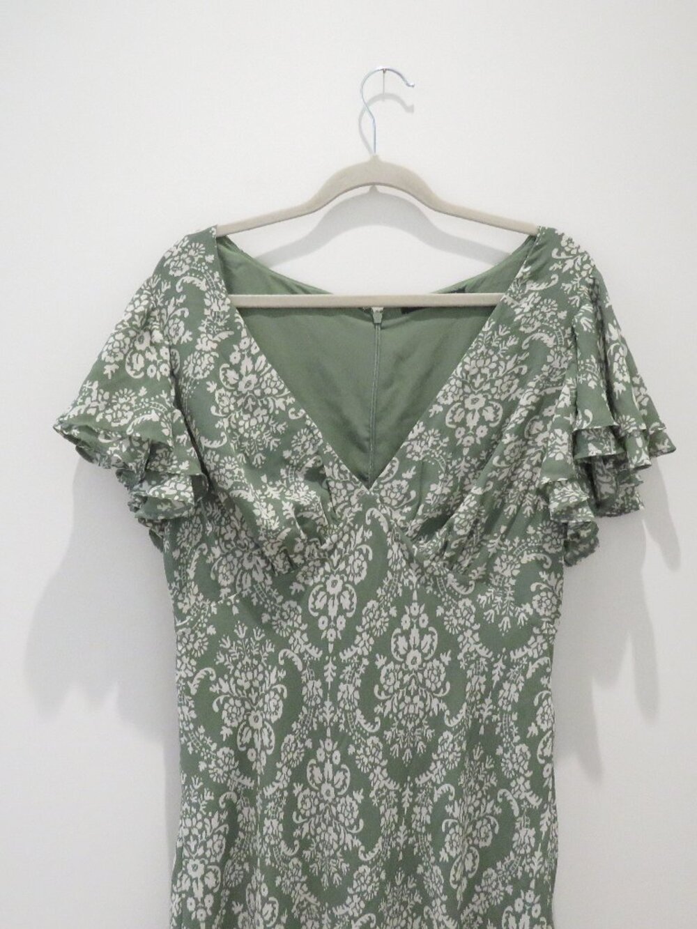 Abercrombie & Fitch Sage Green and Cream Floral Maxi Dress - Picture 3 of 16